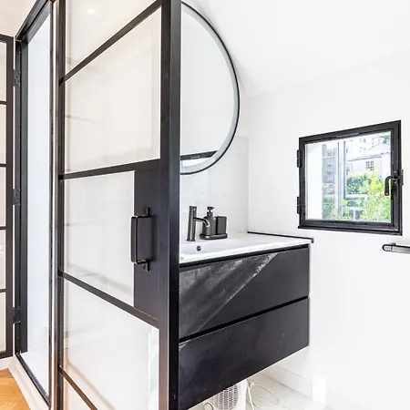 Guestready - Charm With Montmartre View * Parigi
